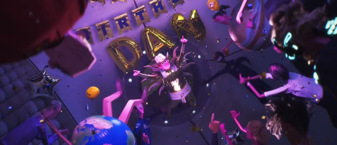 Image du film SpaceDan : Dan fête son anniversaire en apesanteur, entouré de ballons dorés